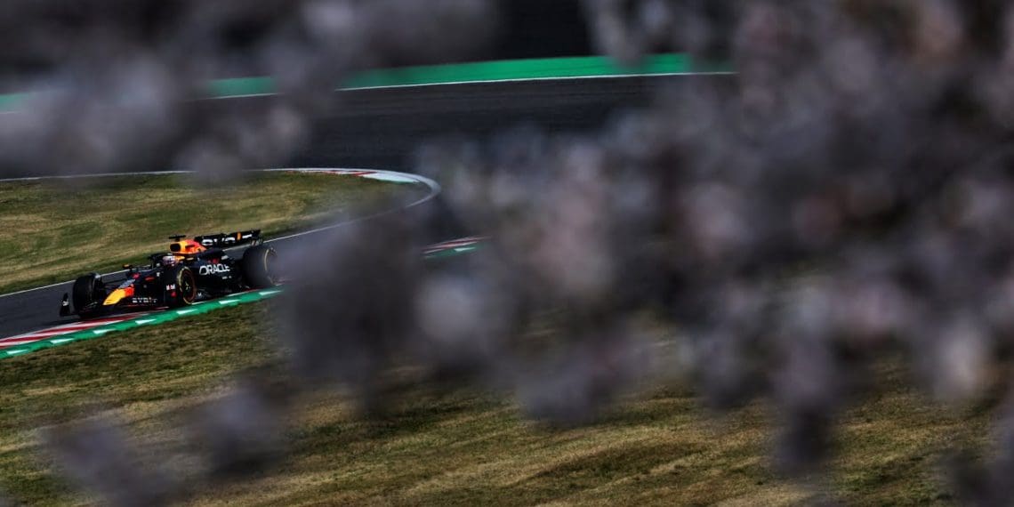 Verstappen brilha no Grande Prêmio do Japão de F1 com a Red Bull garantindo os dois primeiros lugares.