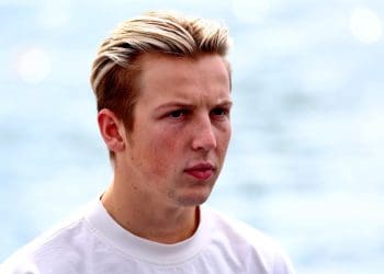 Marko sugere que Lawson pode substituir Ricciardo na Red Bull na F1 2025.