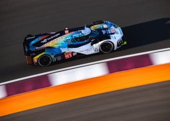 Peugeot’s Muller lidera após uma hora no Catar.