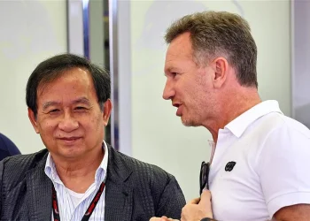 Max Verstappen: Pai faz alerta a Christian Horner.