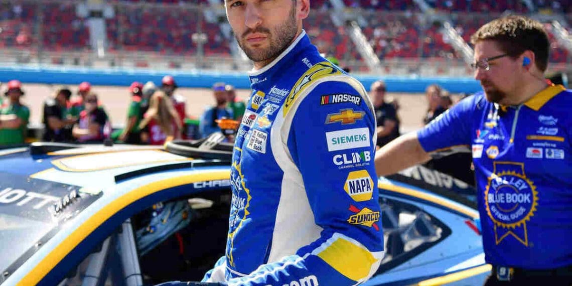 Chase Elliott explica o segredo para vencer em Martinsville após grandes ajustes na era Next-Gen.