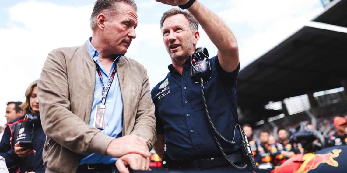 Christian Horner fala sobre acusações de Jos Verstappen sobre bloqueio de teste do RB8 no Red Bull Ring.