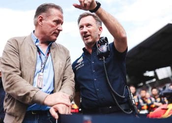 Christian Horner fala sobre acusações de Jos Verstappen sobre bloqueio de teste do RB8 no Red Bull Ring.