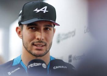 Esteban Ocon compartilha nota emocional ao sair da Alpine no final de 2024 em meio a crescente conflito.