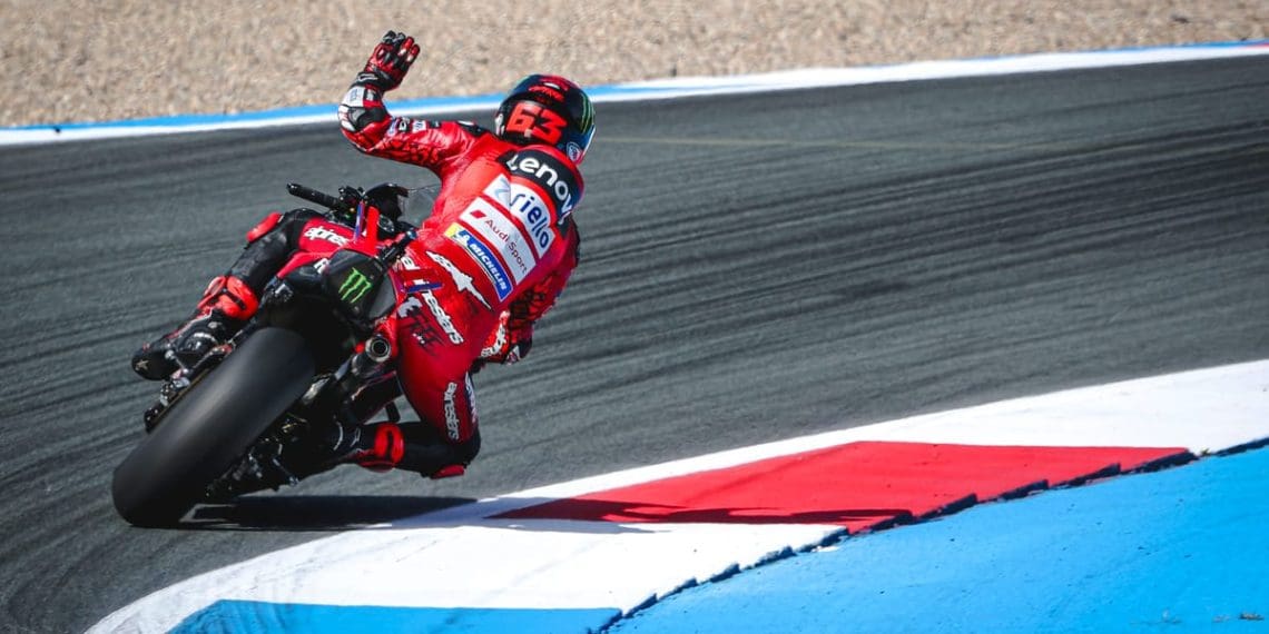 Bagnaia garante primeira pole position do MotoGP em 2024.