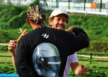 Hamilton espera que Vettel assuma na Mercedes F1 em 2025.