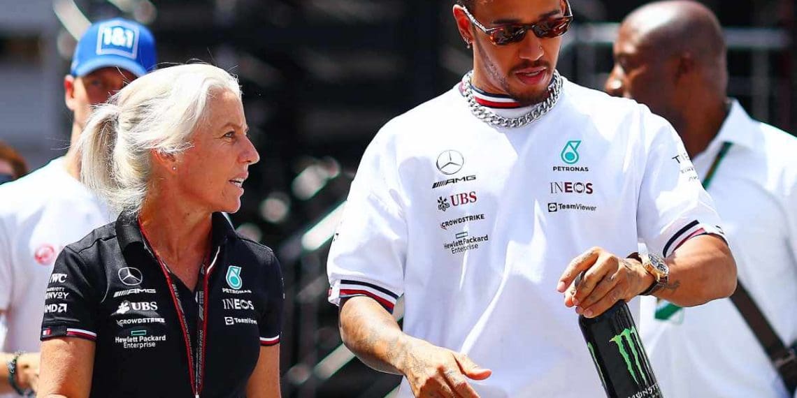 Lewis Hamilton fala sobre o novo emprego de sua ex-treinadora Angela Cullen.