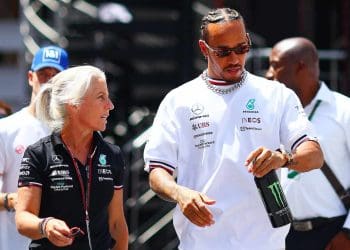 Lewis Hamilton fala sobre o novo emprego de sua ex-treinadora Angela Cullen.