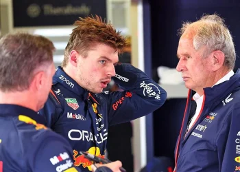 Max Verstappen: Pai alerta que Christian Horner vai arruinar a Red Bull.