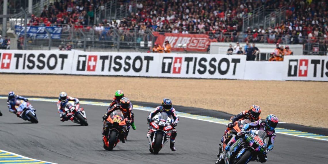 Os melhores fãs de MotoGP têm os heróis que merecem.