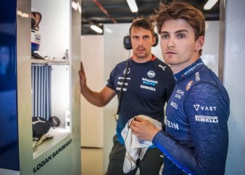 Williams retira Sargeant do Grande Prêmio da Austrália após acidente de Albon.