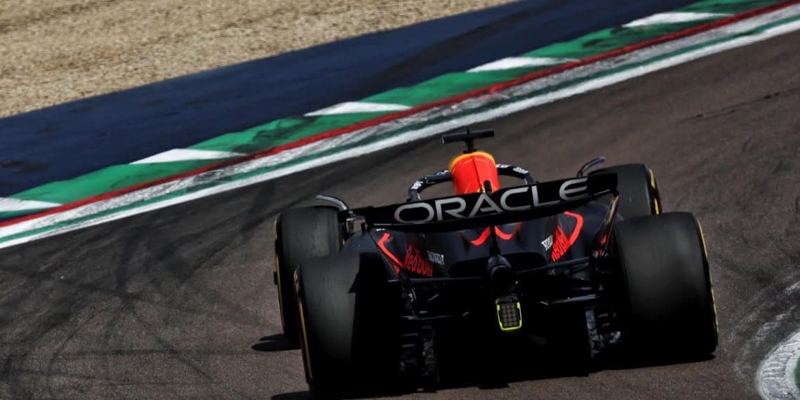 Asa asa asa! A seleção da asa traseira da Red Bull ajudou a garantir a vitória de Verstappen em Imola na F1.