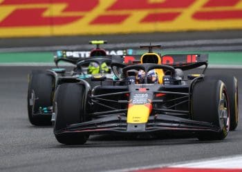 Horner frustrado pela proposta de Wolff para Verstappen em 2026.