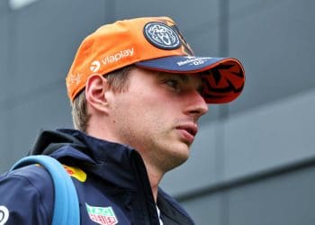 Verstappen responde a críticas de Silverstone, responsabiliza Red Bull por queda nas vendas de ingressos da F1.
