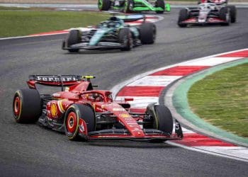 Ferrari estreia SF-24 azul no Grande Prêmio de Miami.