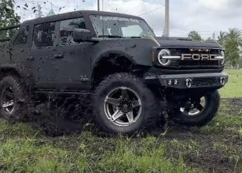 WORLD’S FIRST FORD BRONCO 6X6 IS A MONSTER THAT MAKES NO SENSE WHATSOEVER