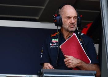 Ferrari e Mercedes disputam possível mudança de Newey para F1.