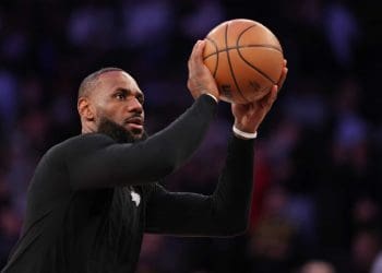 Lebron James Shocks Fans with Knicks Game Performance!