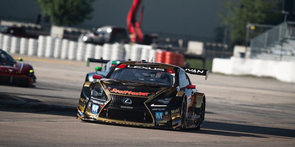 Hawksworth conquista a primeira posição na categoria GTD Pro para as 12 Horas de Sebring.