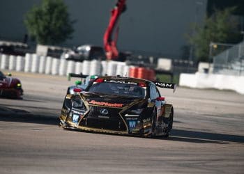 Hawksworth conquista a primeira posição na categoria GTD Pro para as 12 Horas de Sebring.