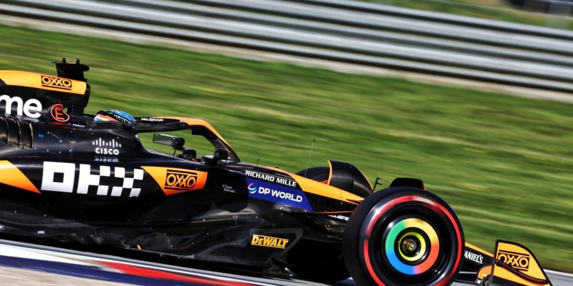 McLaren rejeita protesto, recusa-se a esclarecer penalidade de Piastri.