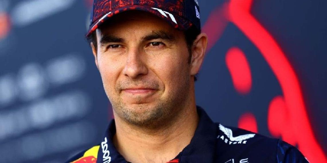 Especialista F1 sugere que Sergio Perez está adotando uma estratégia agressiva em 2024 para igualar Max Verstappen.