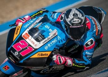 Lopez desmente Baltus para conquistar vitória emocionante na corrida de Moto2 do Catar.