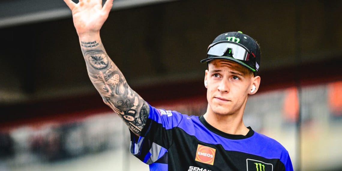 Yamaha celebra vitória com renovação de contrato de Quartararo na MotoGP.