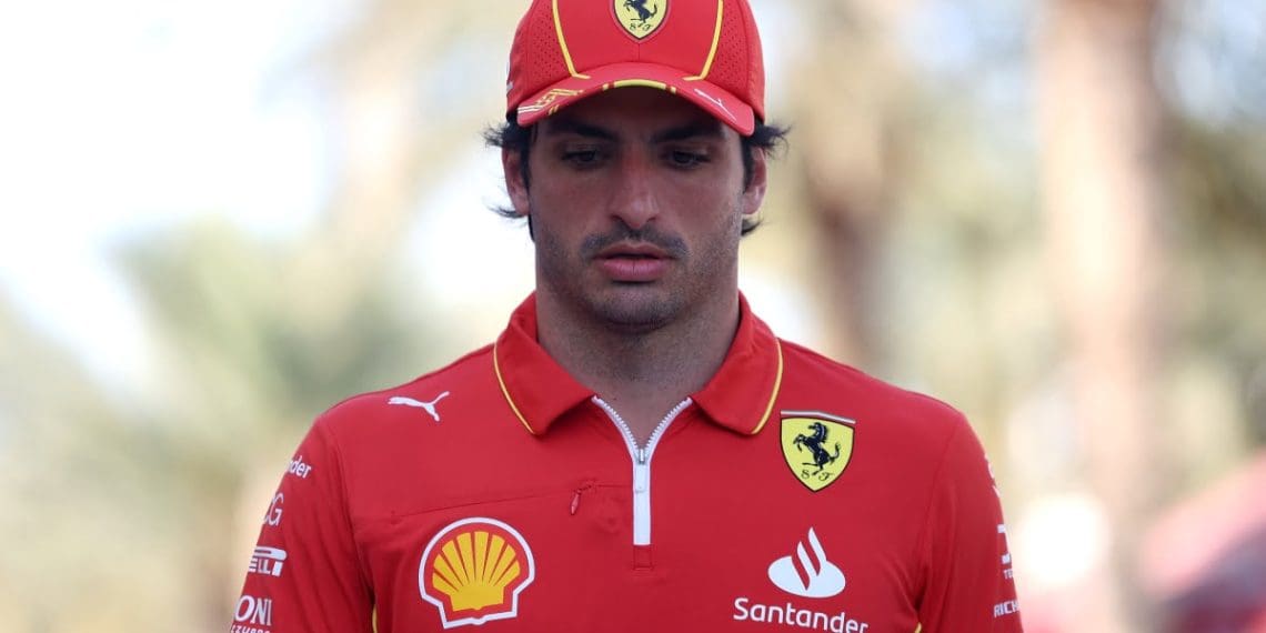 Carlos Sainz em negociações com a Mercedes para vaga na Fórmula 1 em 2025.