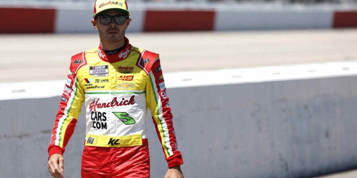 Piloto experiente da JGR apoia resposta direta de Kyle Larson a observador tendencioso em New Hampshire.