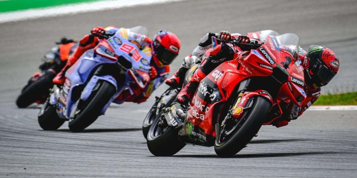 Marquez acusa Bagnaia de causar colisão durante Grande Prêmio de Portugal.