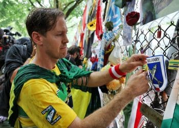 Vettel exibe elegância ao liderar homenagem a Senna e Ratzenberger em Imola.
