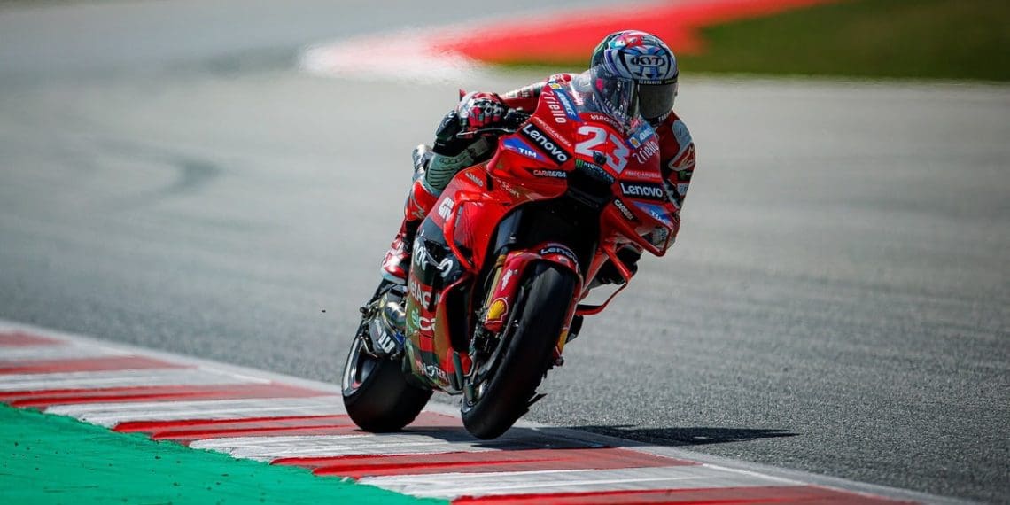 Bastianini ignora penalidade no Grande Prêmio da Catalunha de MotoGP.