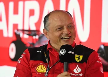 Líder da Ferrari aborda conexões preocupantes com a Red Bull.