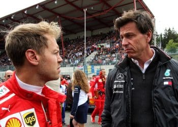 Wolff recusa descartar Vettel para conversas de F1 da Mercedes em 2025.