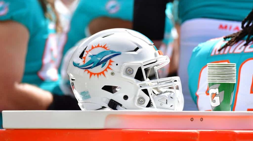 DOLPHINS PICK NEW DEFENSIVE COORDINATOR!