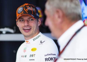 Verstappen expressa contentamento, enfatizando a competitividade da próxima corrida.