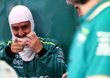 Schumacher duvida por que Alonso ainda corre na Fórmula 1.