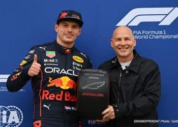 Villeneuve sugere que Verstappen deveria considerar a Audi em vez da Mercedes.