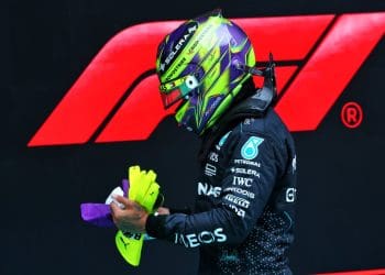 Hamilton lamenta oportunidade perdida apesar de se qualificar em terceiro lugar no Grande Prêmio da Espanha.