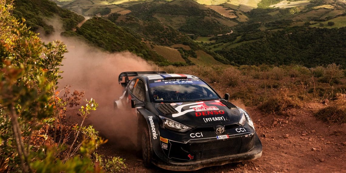 Ogier brilha no Rally Italia Sardegna na sexta-feira.