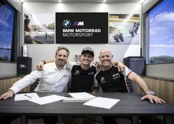 BMW mantém van der Mark para a temporada 2025 do WorldSBK.