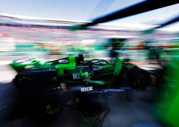 Sauber culpa péssimas paradas na F1 em fonte inesperada.