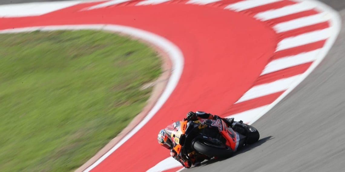 Piloto principal da KTM na MotoGP está sob escrutínio.