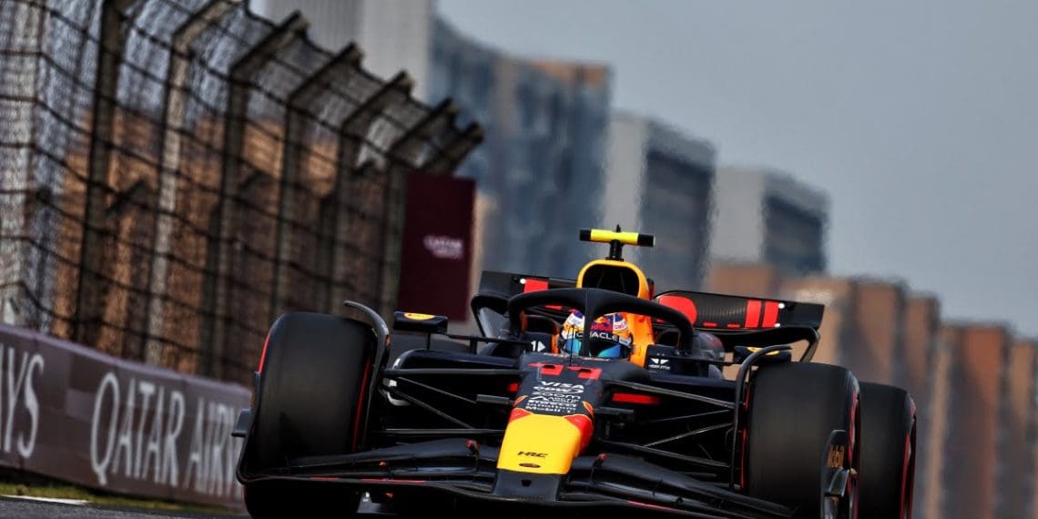 Perez: Alterações na configuração do carro afetaram a velocidade na qualificação do Grande Prêmio da China de F1.