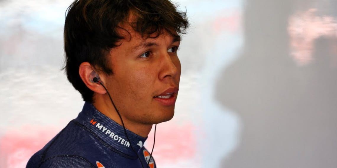 Albon falou com outras equipes de Fórmula 1 antes de renovar contrato com a Williams.
