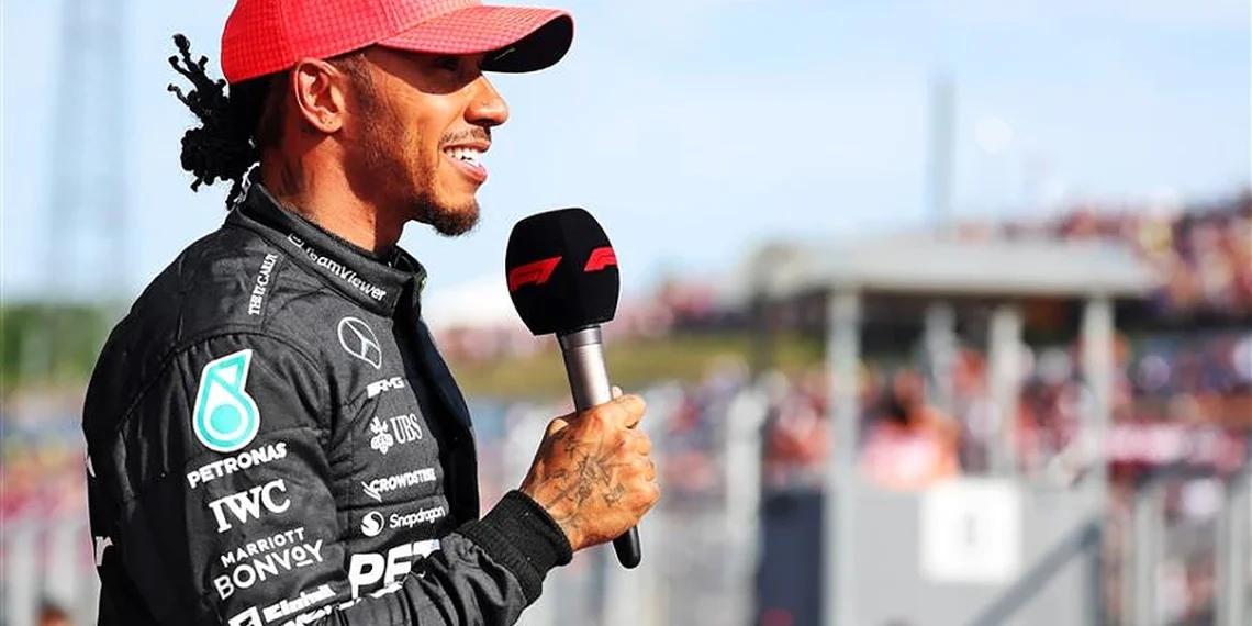Lewis Hamilton para entrevista abruptamente após pergunta no Grande Prêmio do Japão.