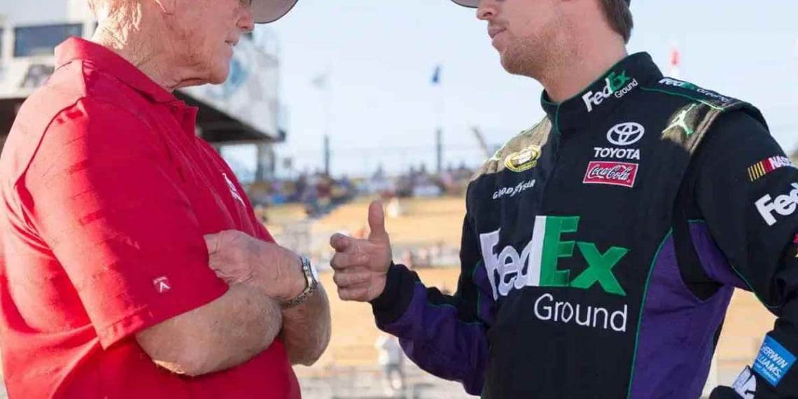 Denny Hamlin expõe que JGR desperdiçou quase $1 milhão em pneus da Goodyear em 2022.