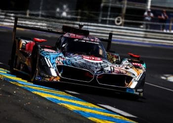 Sheldon van der Linde discute o desafio único da estreia do BMW Hypercar em Le Mans.
