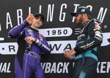 Denny Hamlin revela o motivo da aposentadoria de Martin Truex Jr. apesar de ser “competitivo”